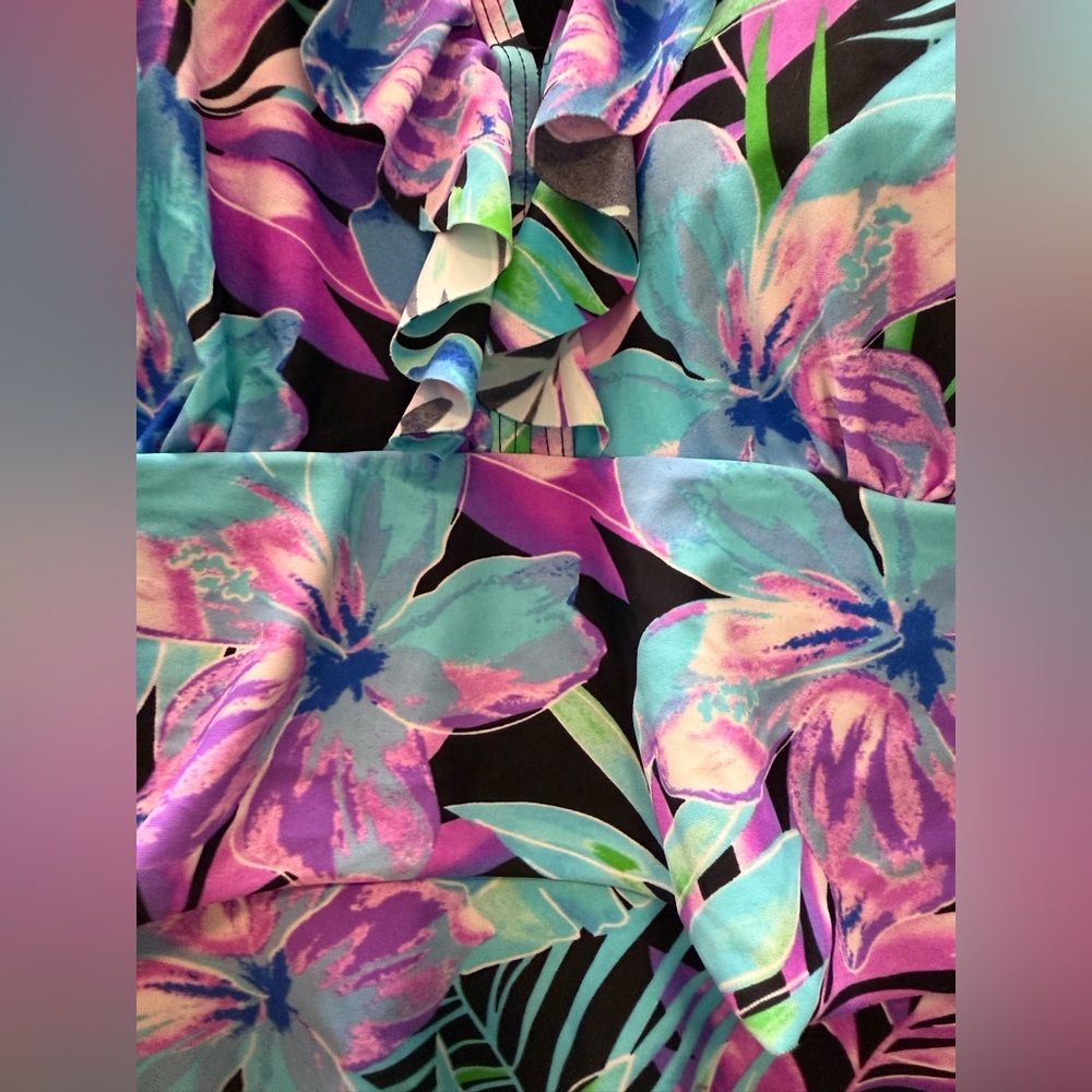 Avenue Floral Swim Top, sz 22W - Picture 2 of 5